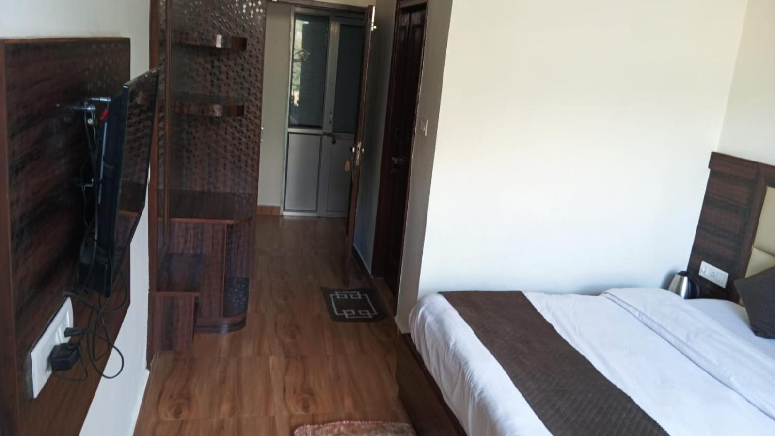 Hotel Hillora Mcleodganj Мак-Леод-Гейндж Экстерьер фото